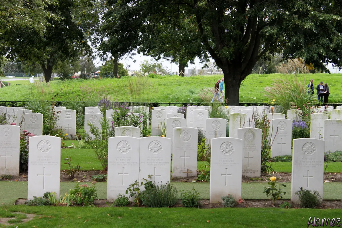 Essex Farm Cemetery Hours in Ypres, Belgium (2025)