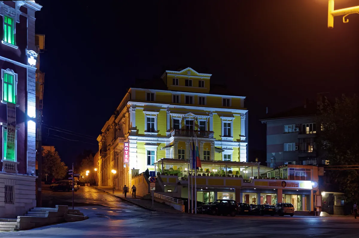 Ruse Night Sightseeing: Top Tips for Evening Exploration 2025