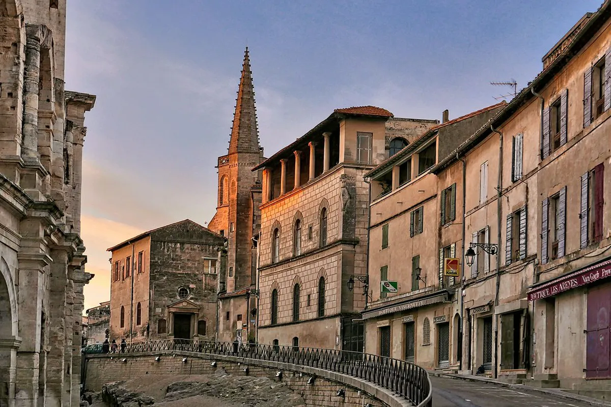 Map Arles Attractions: Essential Guide to Discover Provence