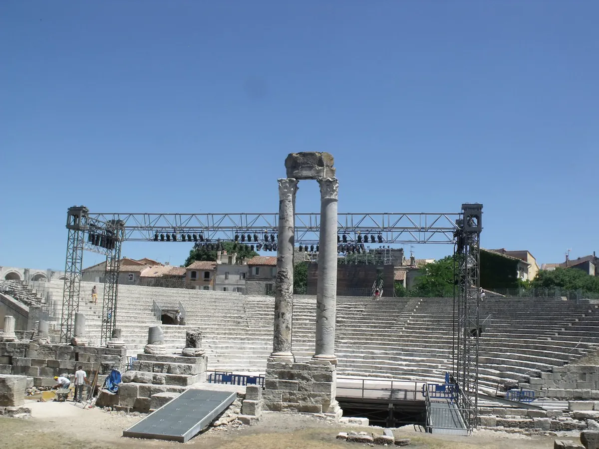 Discover Arles: Your Essential Roman Ruins Guide 2025