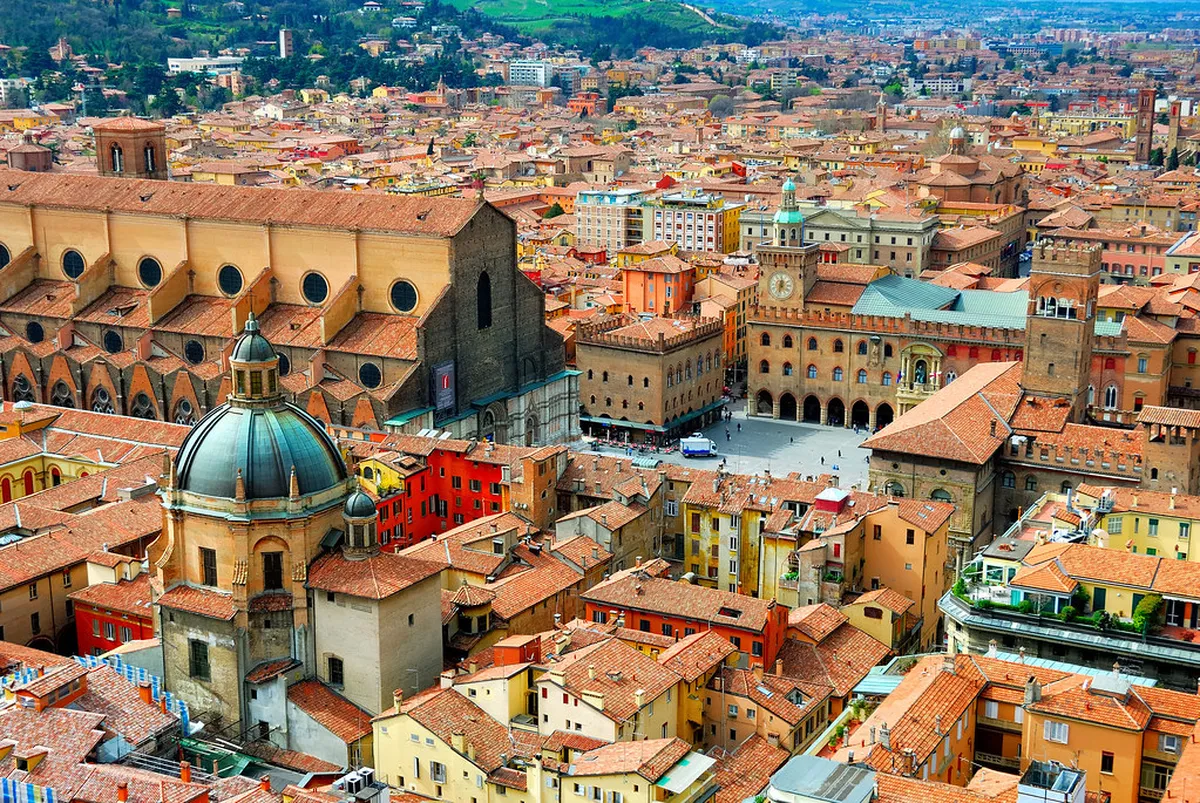Free Things Bologna Sightseeing: Explore on a Budget in 2025