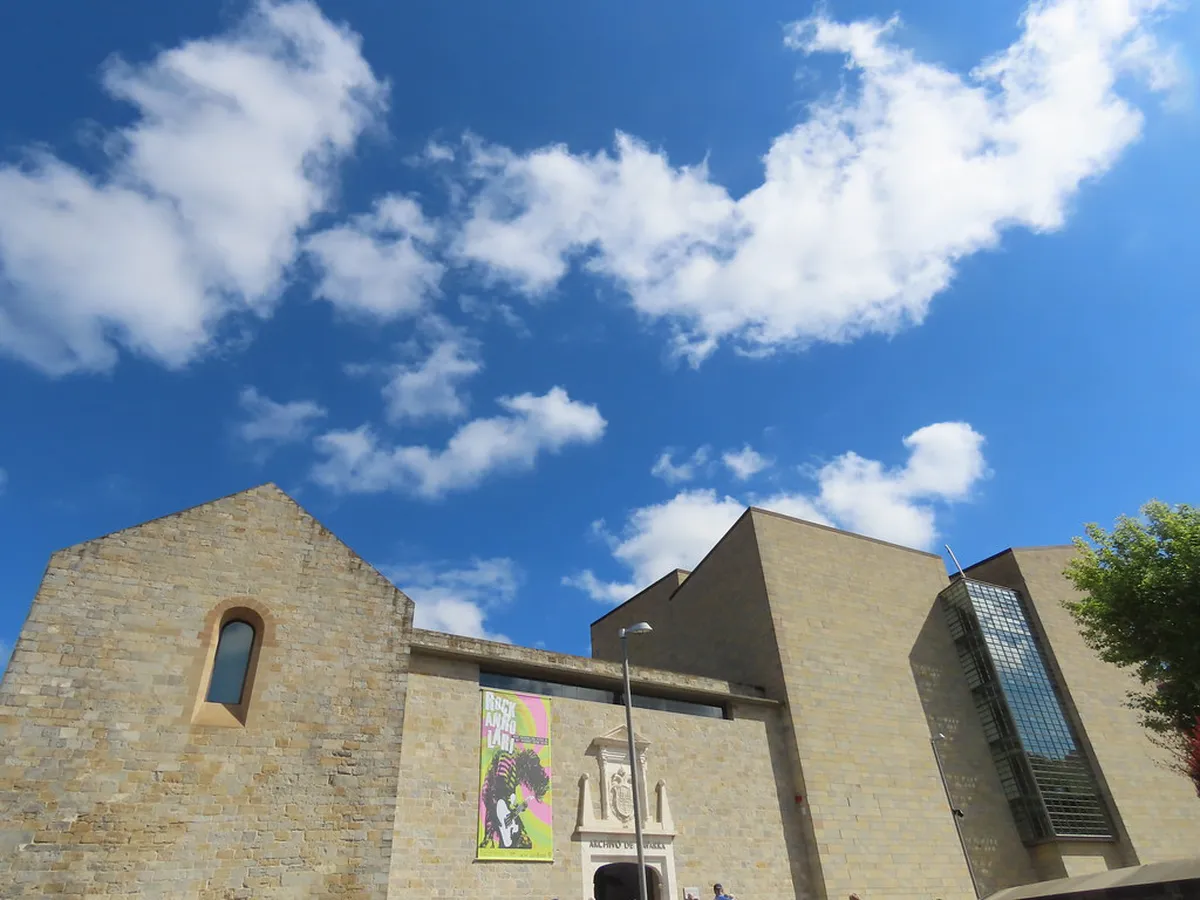 Pamplona Historical Sites Tour: Top Ancient Wonders