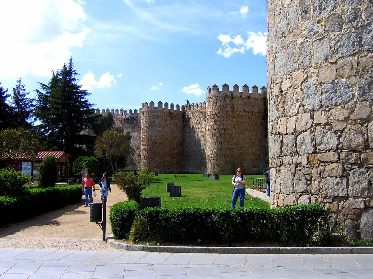 Ávila Medieval Walls Guide: Explore Spain's Historic Fortress